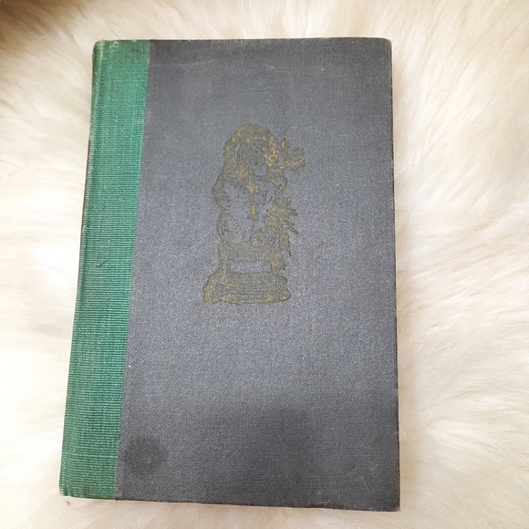 ~{Vintage}~ Essays of Michel De Montaigne oddity illustrated book. - Picture 3 of 8